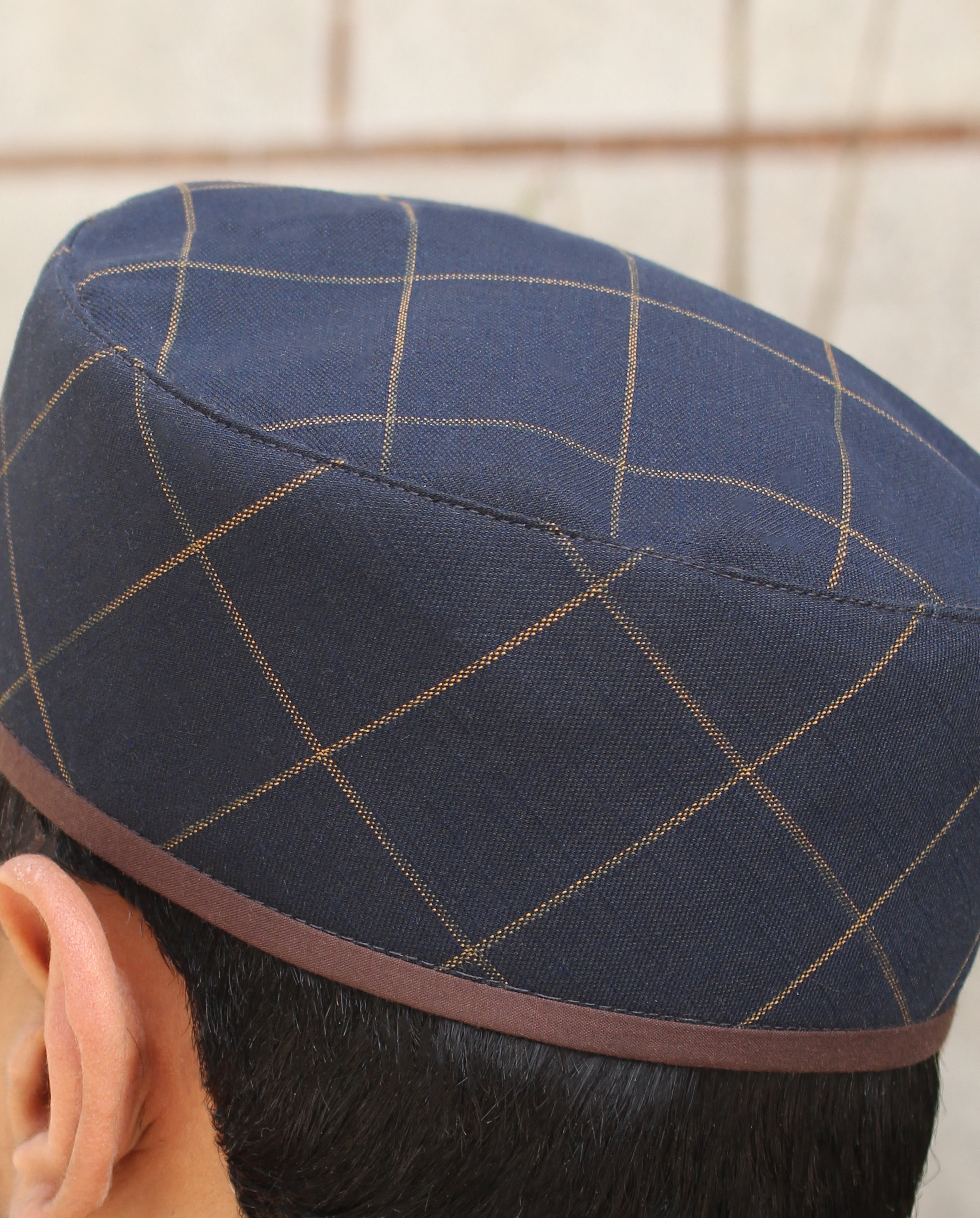 R033 -NAVY BLUE CHECKED WITH WALNUT BROWN
