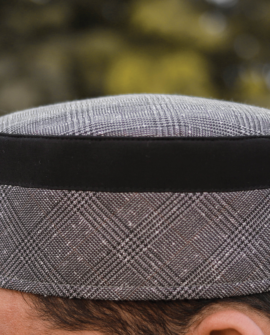 R020 - Black with Pure Grey Black Checked