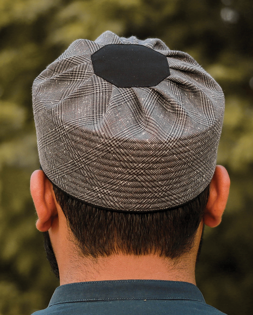 R022 - Pure Grey Black Checked with Black Round Top